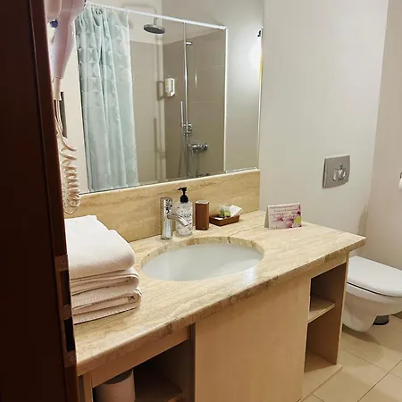 Plaza Hotel 3*