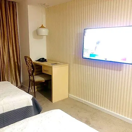 Plaza Hotel 3*